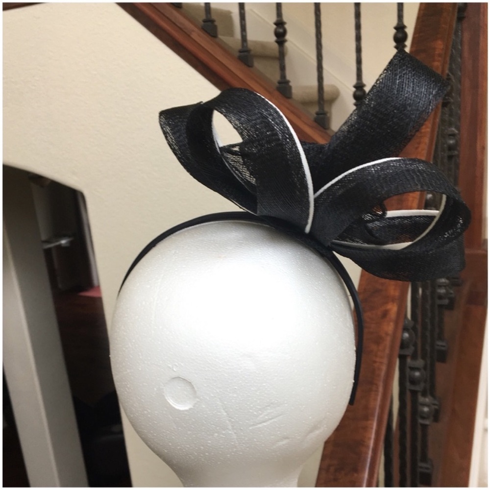 Black White Sinamay Derby Headband Fascinator - Picture 3 of 5